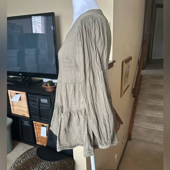 Women's Olive Green Tiered Long Sleeve Peasant Top - Picture 4 of 7